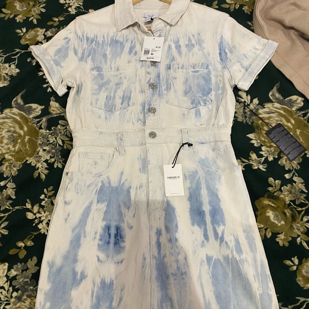 Forever 21 Dress Mini
Denim Skirt Dress Button Front Tye
Dye NWT size M